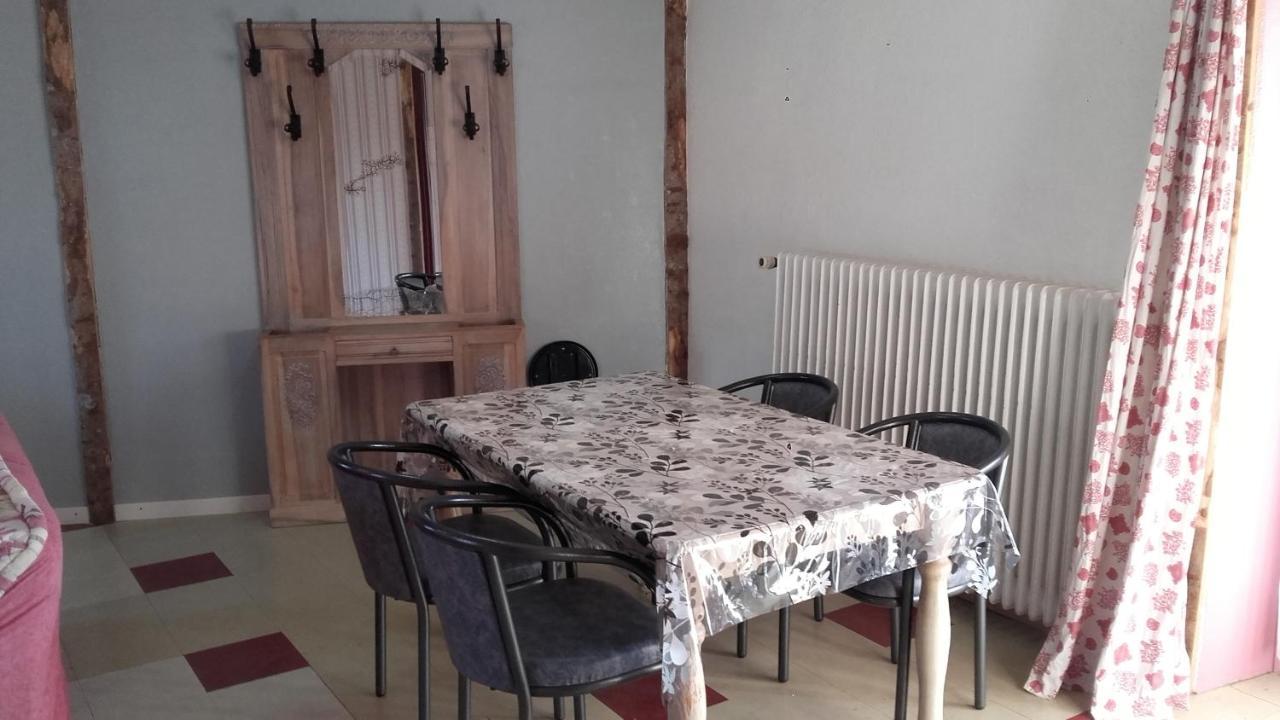 Leclosdipontine L'Ecole Des Demoiselles Pontgibaud Exteriör bild
